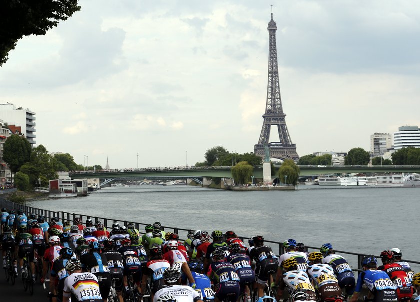 Strzelanina w Paryżu przed finałem Tour de France