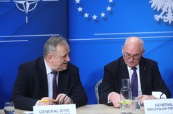 Generał Pacek: Brutalnie rzecz nazywając, Ukraina przegrywa w działaniach bojowych