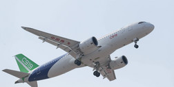 Pierwszy samolot chińskiej produkcji właśnie wylądował. "Zapamiętam lot na długo"