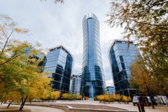 Pracownik Frontexu w Warszawie z koronawirusem. Co na to właściciel Warsaw Spire?