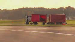 Pilot samolotu zmarł w trakcie lotu. Maszynę bezpiecznie posadził drugi pilot. WIDEO