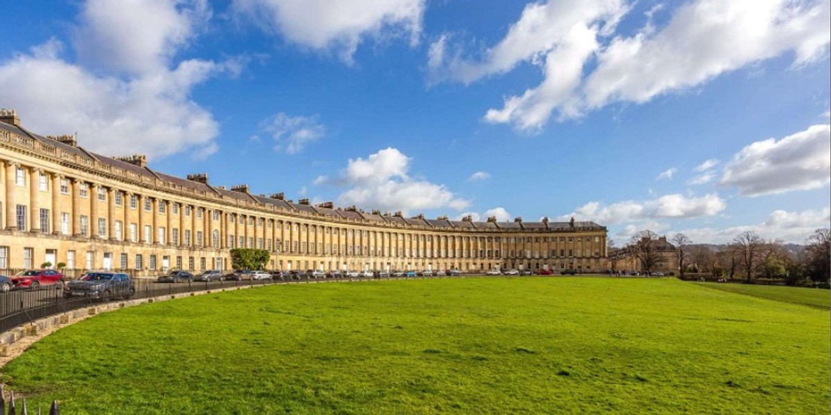 Apartament znajduje się na Royal Crescent w Bath, Wielka Brytania