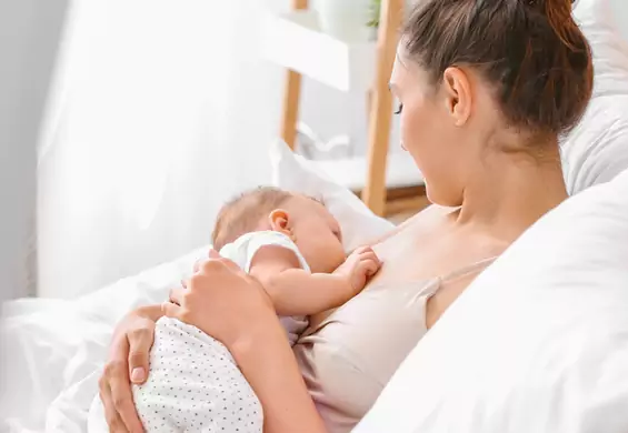 Matka przyznała się, że karmi piersią 9-letnią córkę. "Nie przestanę, dopóki sama tego nie będzie chciała"