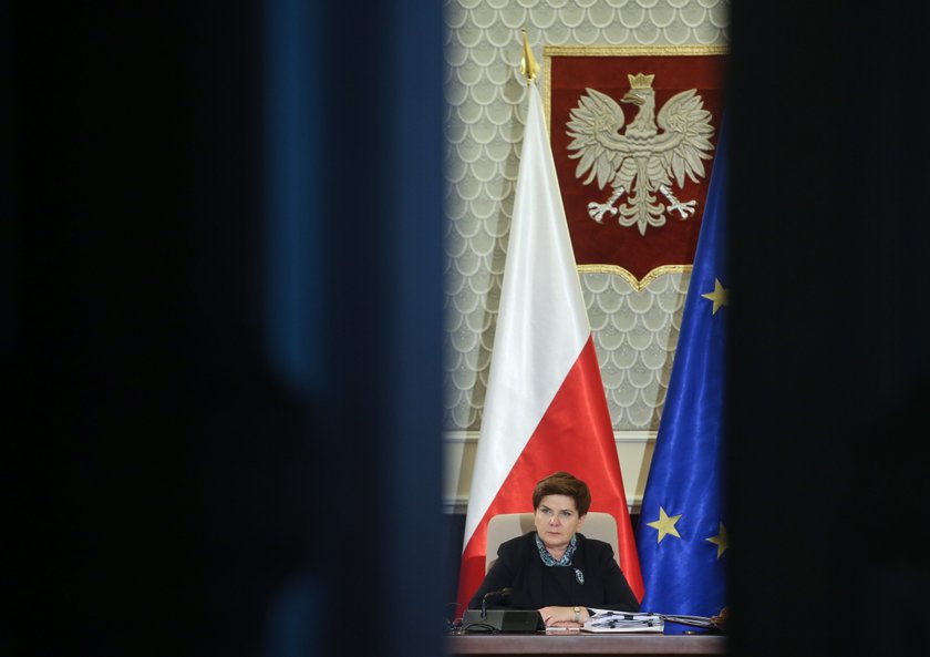 Własny gabinet zmęczył premier Szydło