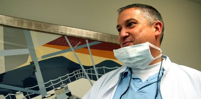 Dentysta sadysta skazany. Okaleczył ponad 100 osób