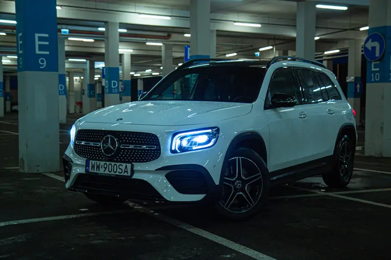 Mercedes GLB w podstawowej konfiguracji kosztuje około 160 tysięcy złotych