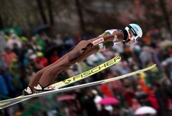 Turniej Czterech Skoczni: Tylko ogromny pech może zabrać końcowe zwycięstwo Kamilowi Stochowi