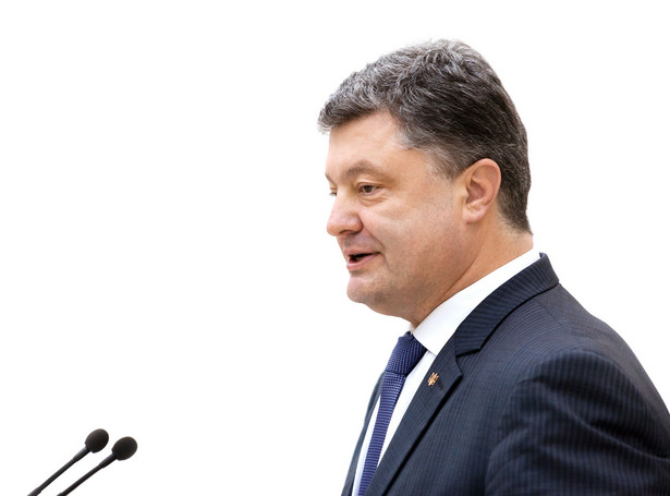 Poroszenko: Z Putinem wstępnie udało się określić termin powrotu Sawczenko