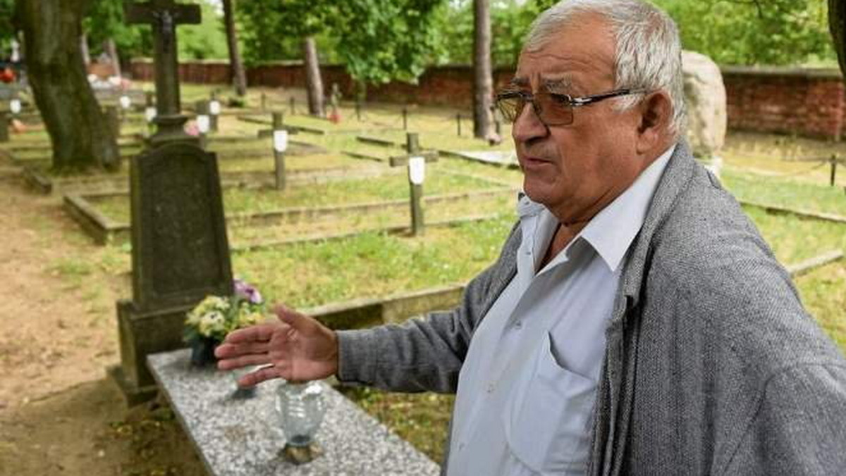 W kwaterze wojskowej na cmentarzu farnym w Białymstoku mają leżeć nie tylko żołnierze, ale też cywile pomordowani przez Sowietów. Sprawę tuszowały władze PRL.