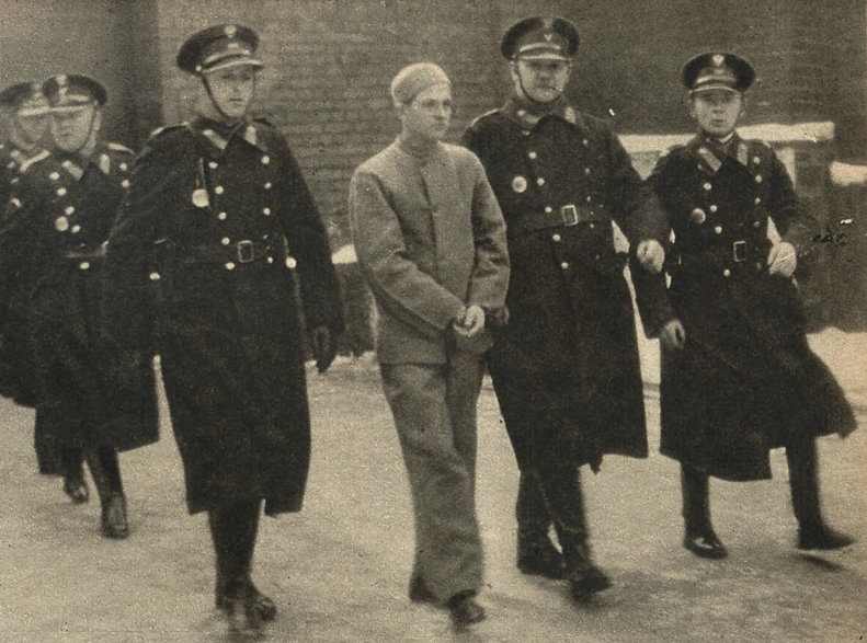 Nikifor Maruszenko pod eskortą policji