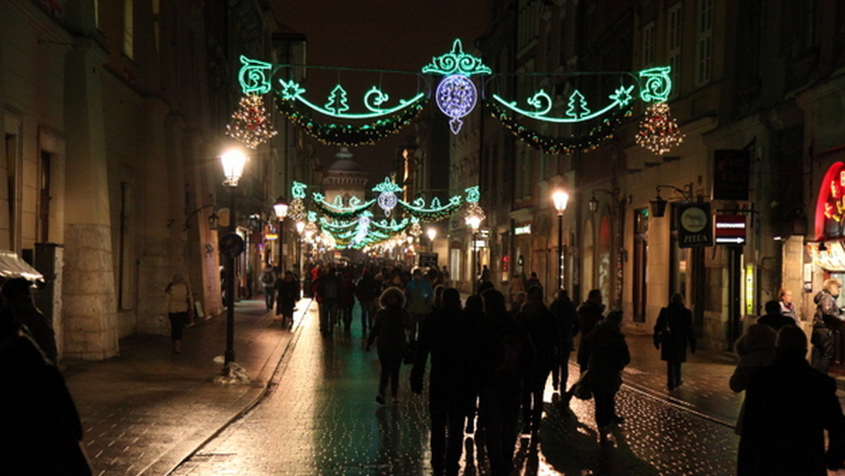 Krakowskie ulice zostaną w tym roku przystrojone za nieco ponad 622 tysiące złotych, ale największej choinki w Europie nie będzie.