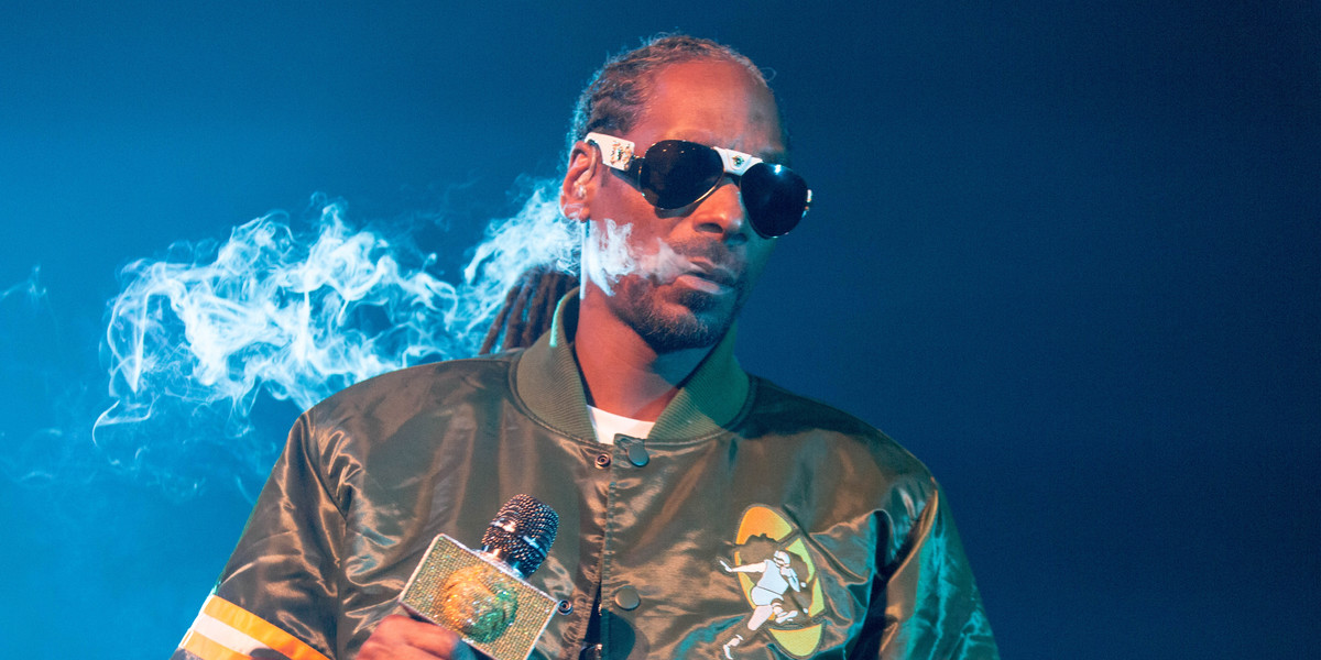 Snoop Dogg dal podwyżkę swojemu zawodowemu zwijaczowi blantów.