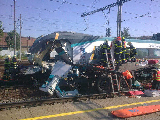 Czechy: Zderzenie Pendolino z polską ciężarówką. Dwie osoby nie żyją