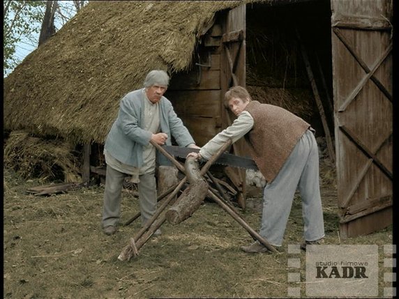 "Sami swoi" - kadr z filmu. Na zdjęciu: Wacław Kowalski i Jerzy Janeczek