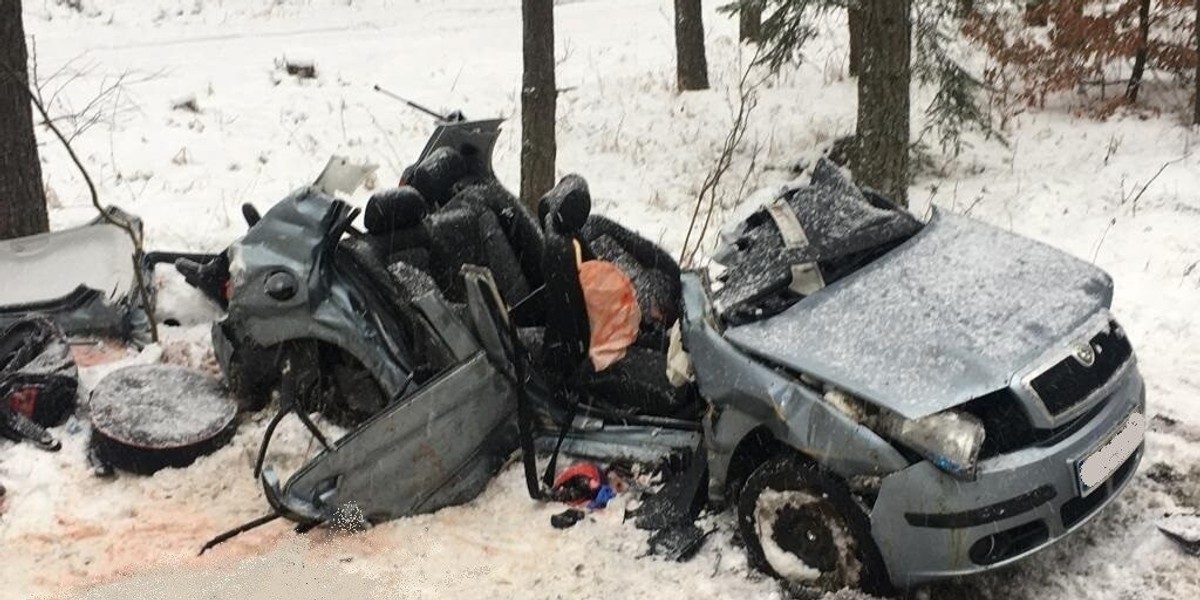 Czarny Piec. Tragiczny wypadek. Nie żyją dwie osoby.