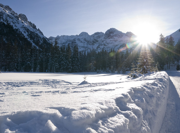 Tatry: Lawina śnieżna porwała turystę ze szlaku na Rysy