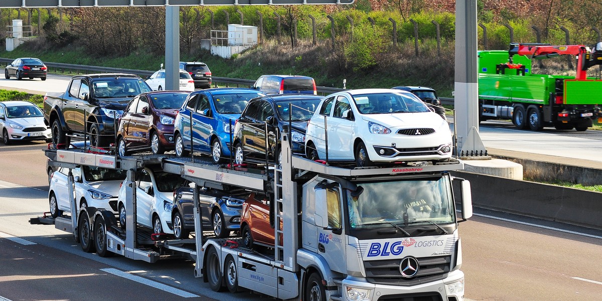 Sprzedaż samochodów w Europie się załamała. Duńska firma technologiczna AUTOproff chce zachęcić polskich dealerów samochodów do pozbywania się swoich "nadwyżek" aut w innych europejskich krajach, ale i do zakupu u dealerów zagranicznych.