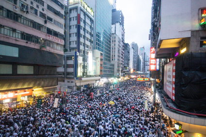 Hongkong: wielkie zwycięstwo protestujących w wyborach lokalnych