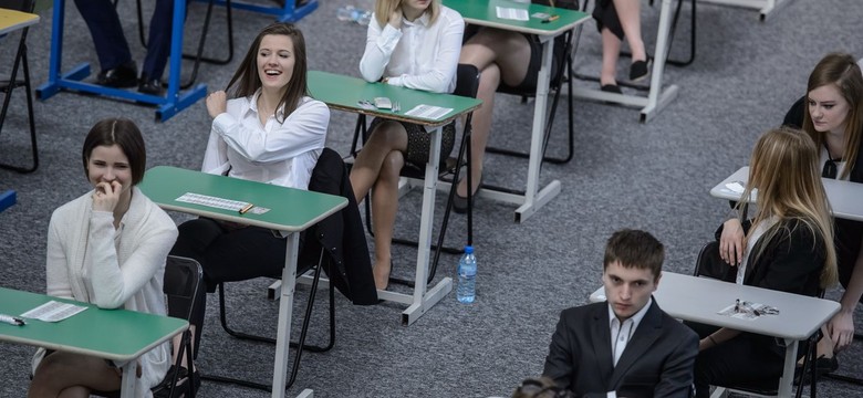 Matura z języka polskiego: IV część "Dziadów" i interpretacja wiersza Herberta