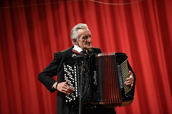 EVO KOLIKA JE PENZIJA MIRKA KODIĆA: "Valjda sam zaslužio, 55 godina sam radio"