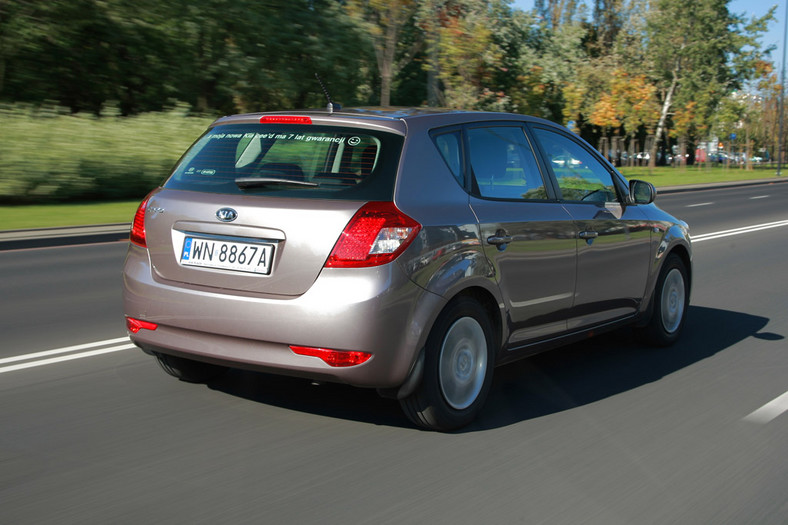 KIA ceed 1.4: czy podstawowy silnik ma sens?