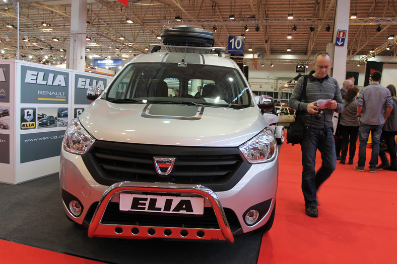 Essen Motor Show 2012 - zwariowane bolidy i szokujące dziewczyny