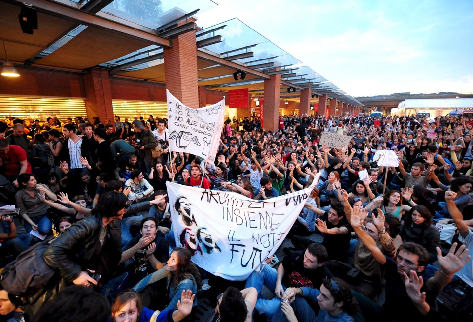 WŁOCHY REFORMA SZKOLNICTWA STUDENCI PROTEST