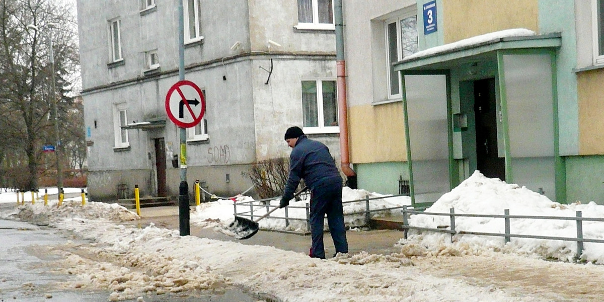 Wymiana opon na zimowe, odśnieżanie. O jakich zimowych przepisach trzeba pamiętać?