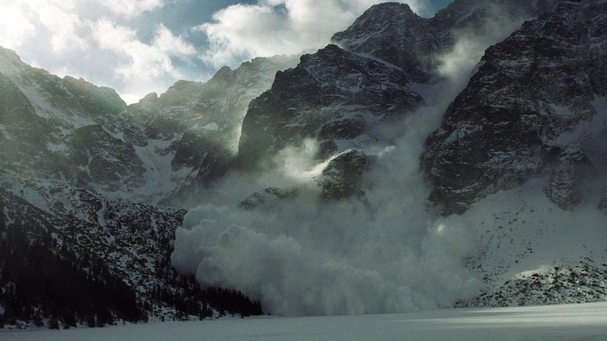 PILNE! Najnowszy alert TOPR. To czwarty stopień zagrożenia lawinami w Tatrach. Lawina może zejść w każdej chwili. Gdzie jest najgroźniej?