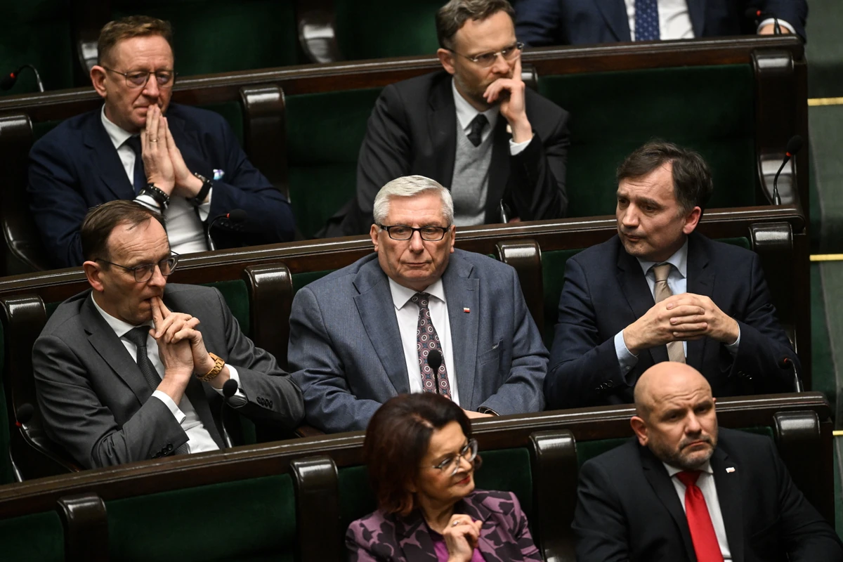 Skandal w Sejmie. Poseł Patola i Socjal przeprosił za kontrowersyjne słowa