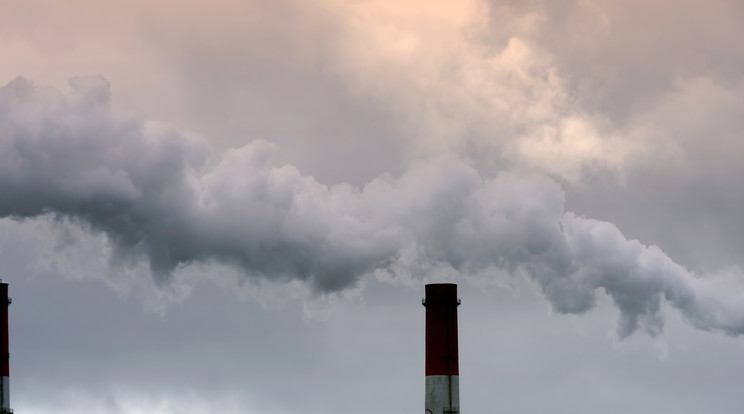 Füstté vált a környezetvédelmi szabályokat kiüresítő Lex-Akkugyár,  a kormány újrairja a rendeletet  / Illusztráció: Northfoto
