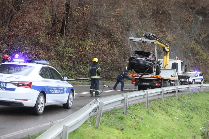 Izvlačenje auta u kojem je bila nestala Ana Radović