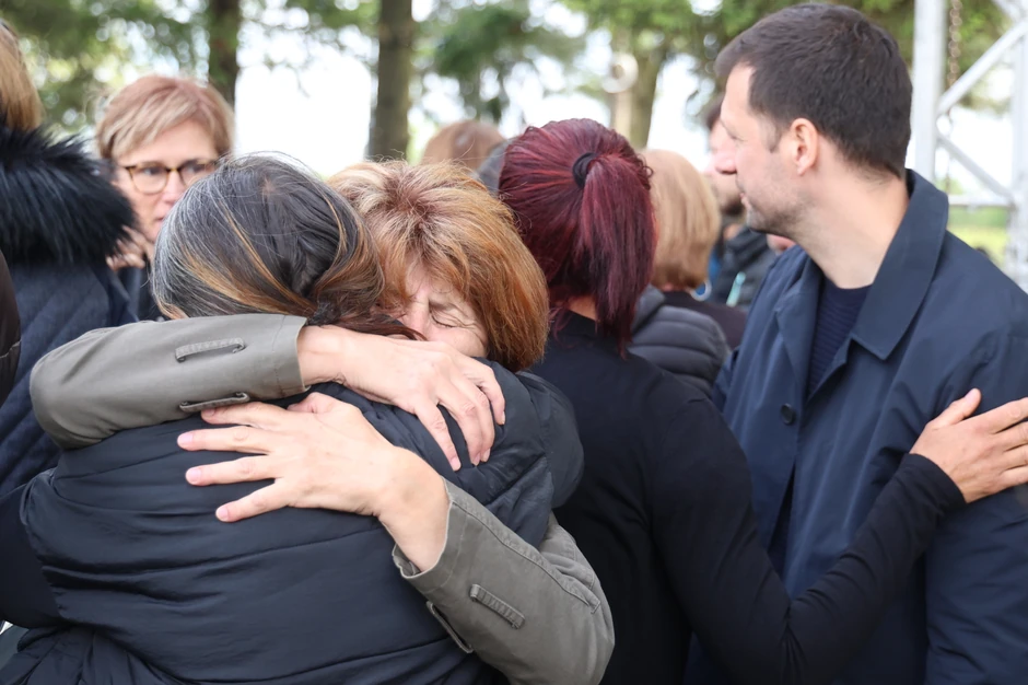 U Malo Orašje stigla i sestra ubijenog čuvara Dragana Vlahovića 