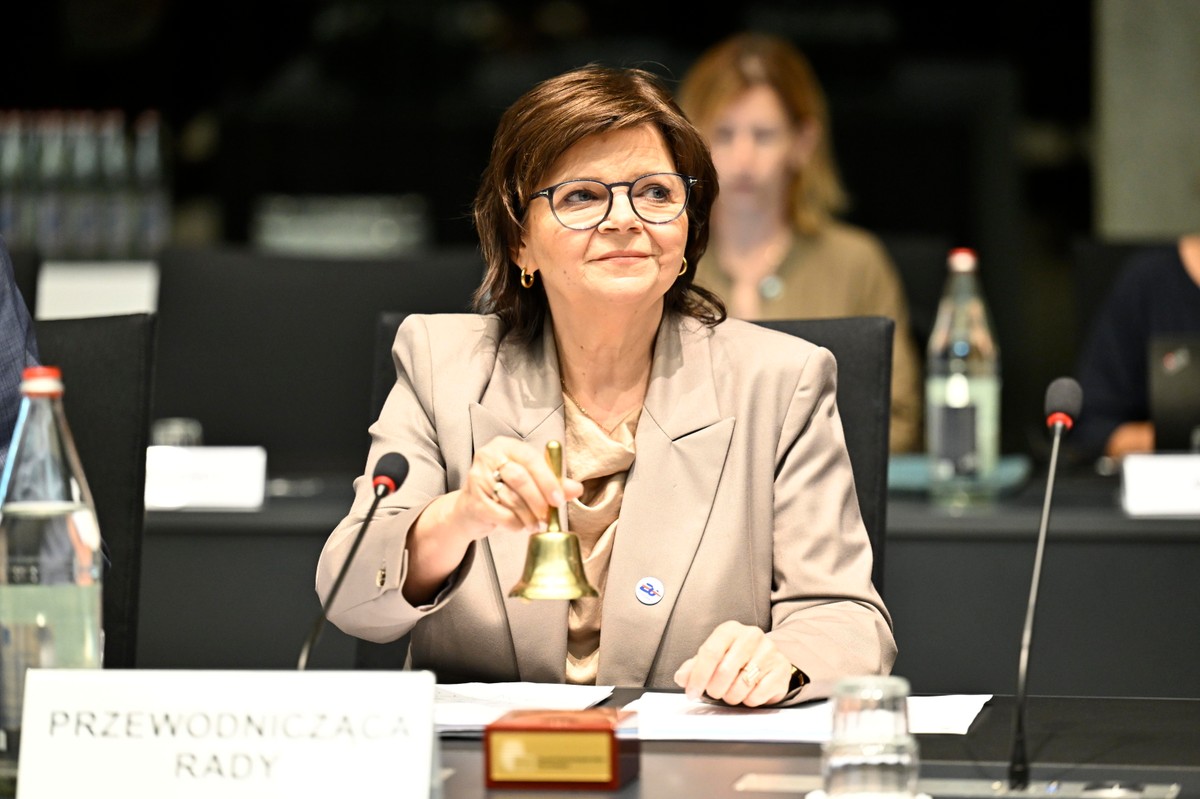 „Profilaktyka jest kluczem” mówi Izabela Leszczyna. UE chce chronić dzieci w sieci