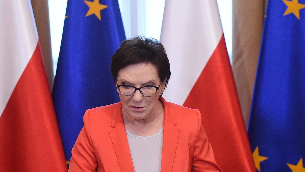 Premier Ewa Kopacz spotkała się dziś z przedstawicielami środowiska akademickiego. Była to wymiana informacji przed ostatecznymi decyzjami budżetowymi - powiedziała szefowa resortu nauki Lena Kolarska-Bobińska.