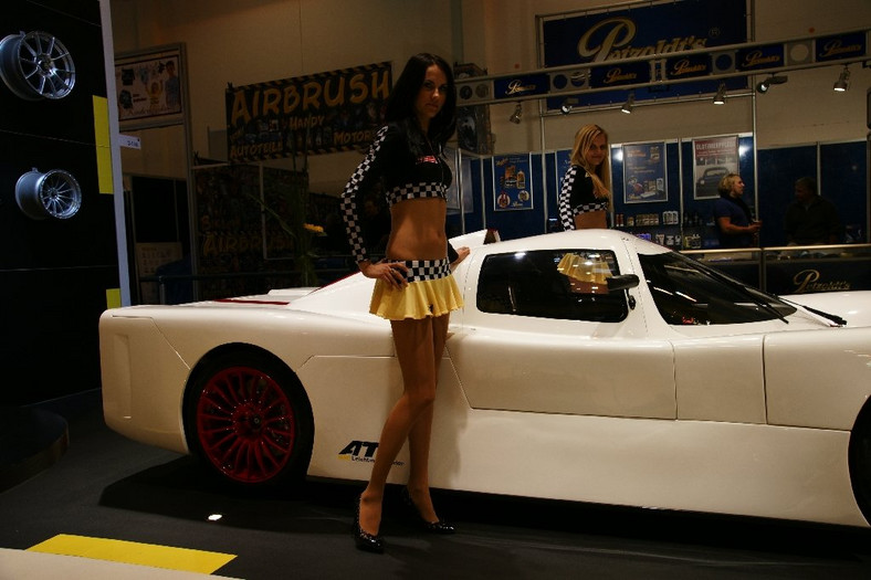 Essen Motor Show 2009: gorące dziewczyny i szybkie maszyny