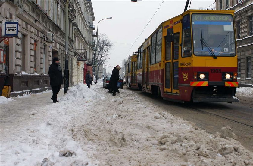 Odśnieżcie wreszcie prystanki!