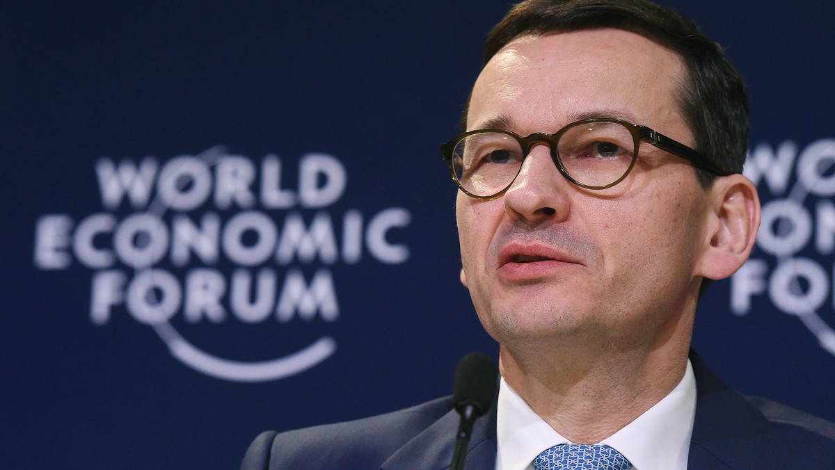 Premier Mateusz Morawiecki, który uczestniczy w Światowym Forum Ekonomicznym w Davos, mówił w wywiadzie dla CNN o podejściu Polski do kwestii uchodźców, akcentując zaangażowanie naszego kraju w pomoc na miejscu. Wypowiedział się też w sprawie reformy sądownictwa.