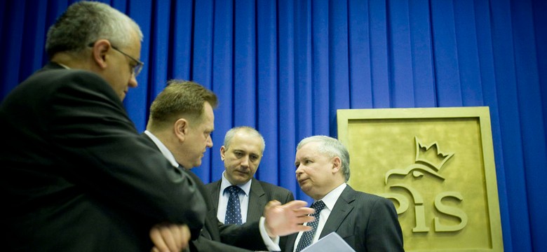 PiS musi przeprosić PO, ale tylko w połowie