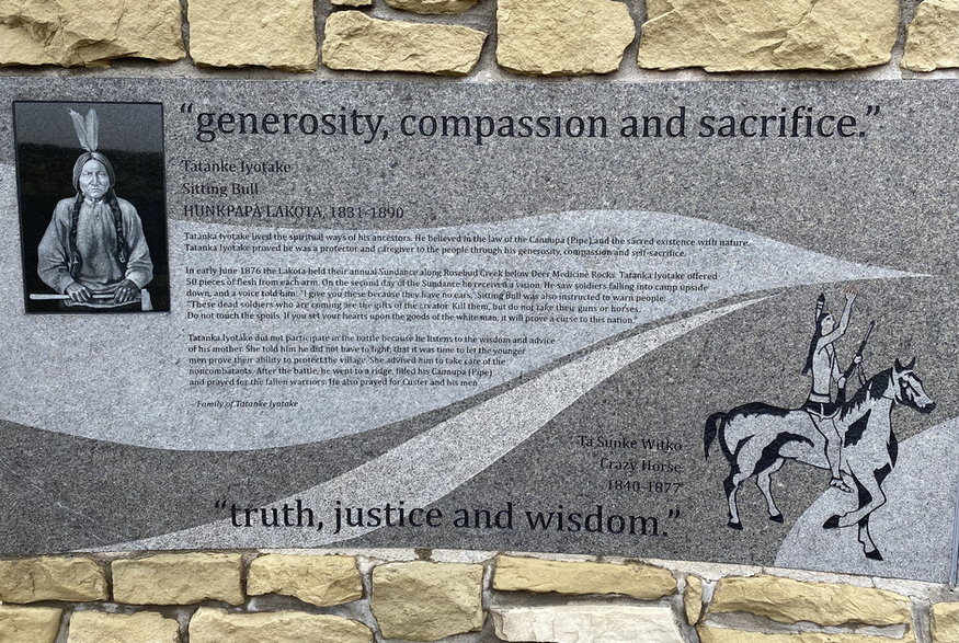 Tablica pamiątkowa poświęcona Siedzącemu Bykowi, Little Bighorn