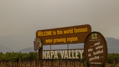 Lángokban áll Kaliforniában a híres Napa-völgy szőlővidéke is