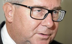 Ryszard Czarnecki ostro o decyzji w sprawie Polski: Na wskroś polityczna