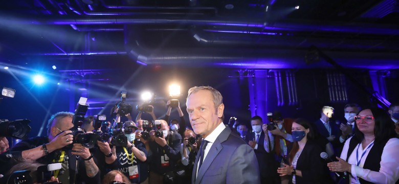 "Tusk podejmuje ryzyko". KOMENTARZE politologów