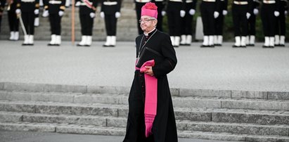 Abp Głódź ma duży problem! Wierni donoszą... Franciszkowi