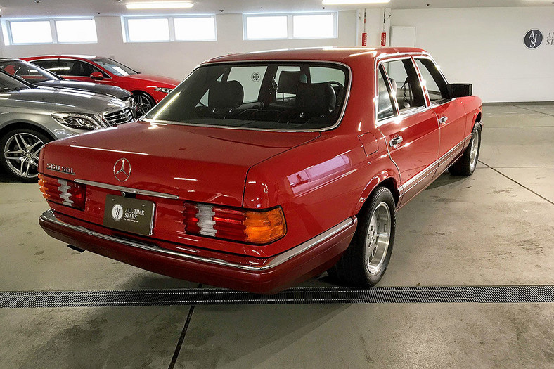 Mercedes Benz 560 SEL