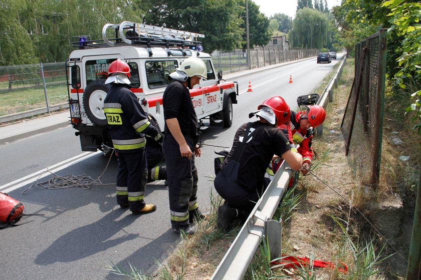 Strażacy uratowali 46-latka i jego pieska