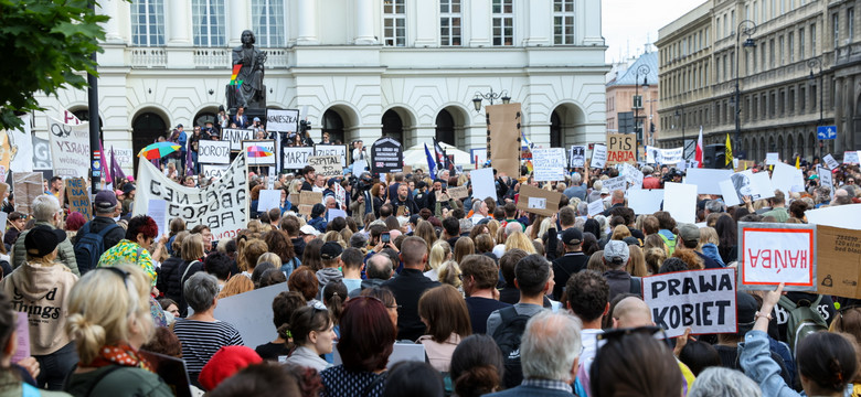 "Przestańcie nas zabijać". Fala protestów po śmierci ciężarnej Doroty w Nowym Targu