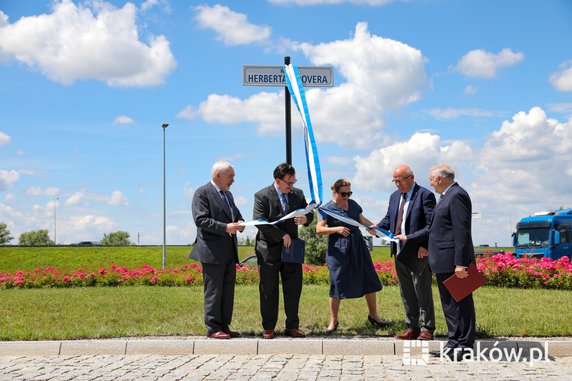 Uroczystość nadania rondu przy ul. Mirowskiej imienia Herberta Hoovera