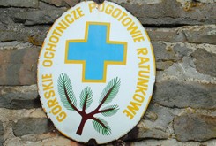 Dramatyczna akcja ratunkowa w Beskidach. Lawina uwięziła turystę