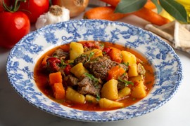 U Jugoslaviji se ovo jelo smatralo obrokom radničke klase, a danas svi traže recept